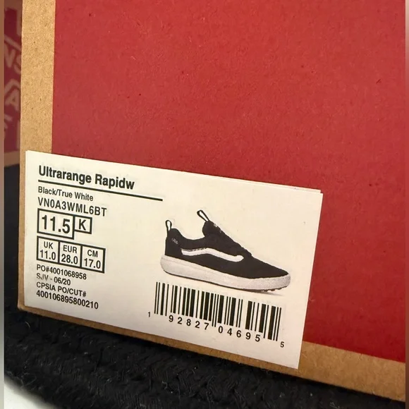 Vans Black and White Sneakers UltraRange Slip-On - Picture 4 of 4